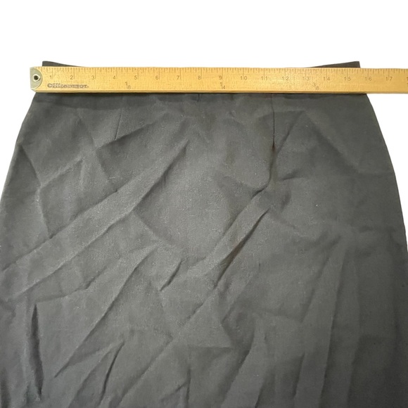 Black polyester skirt size 8 - Picture 9 of 12